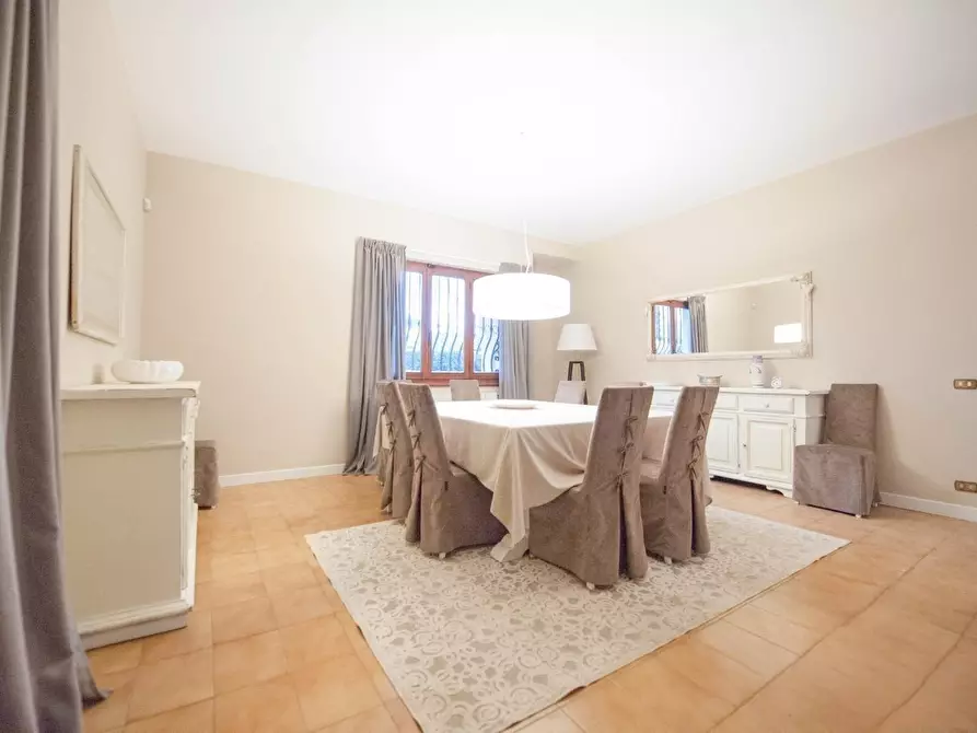 Immagine 4 di Villa in vendita  a Forte Dei Marmi