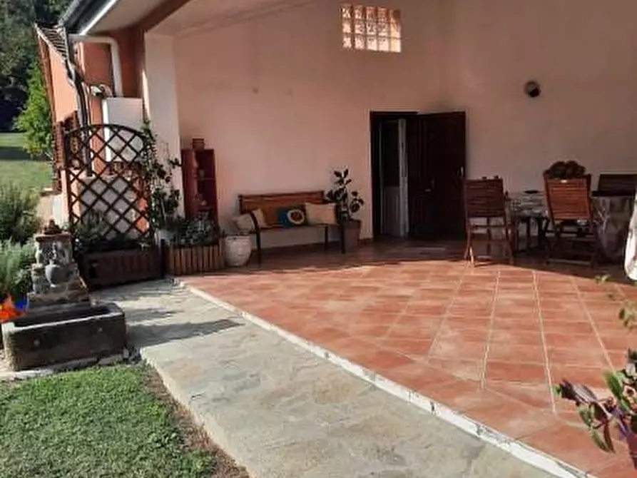 Immagine 13 di Villa in vendita  a Capannori