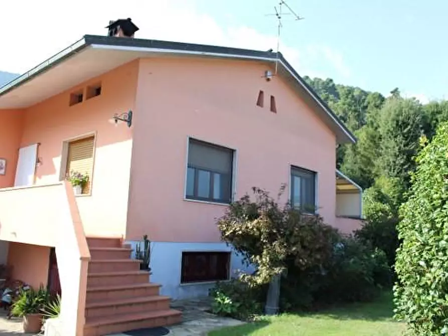 Immagine 18 di Villa in vendita  a Capannori