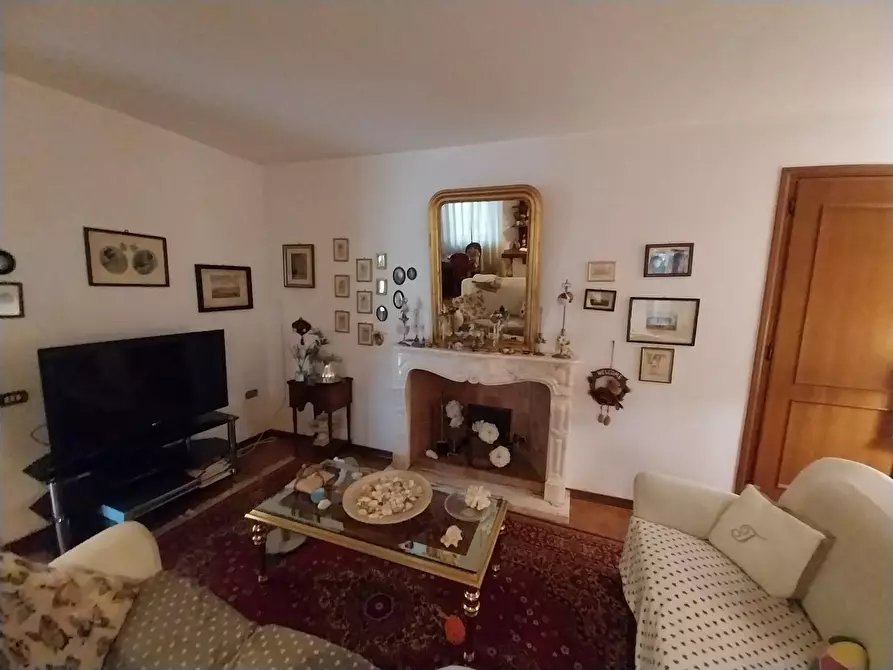 Immagine 10 di Villa in vendita  a Calci