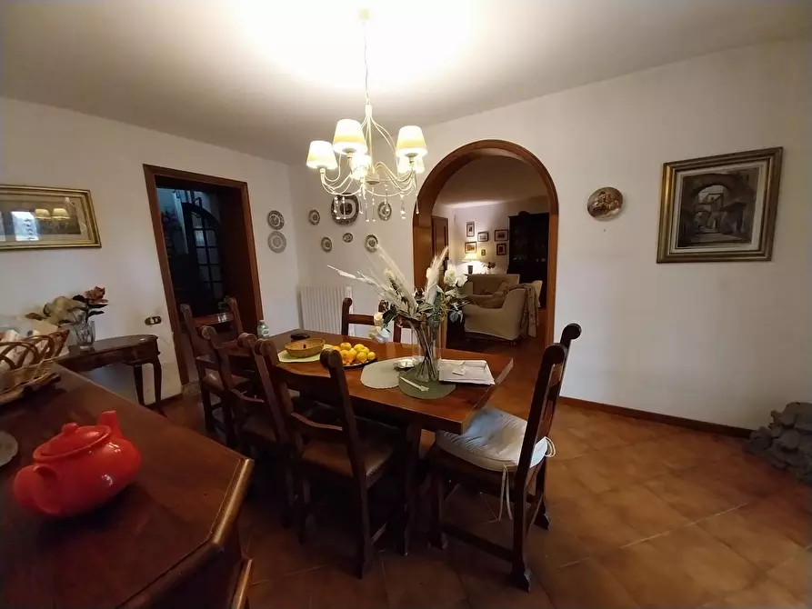 Immagine 3 di Villa in vendita  a Calci