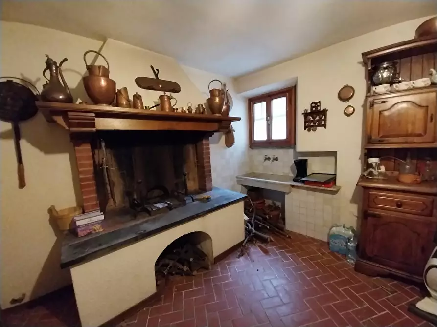 Immagine 17 di Villa in vendita  a Calci