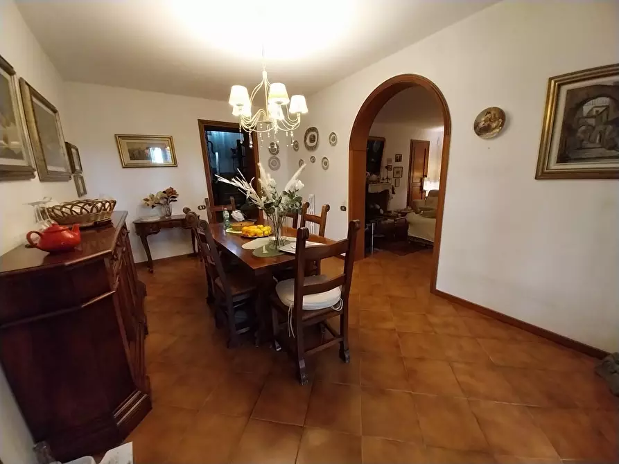 Immagine 4 di Villa in vendita  a Calci