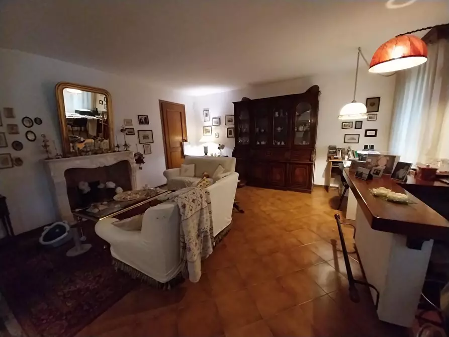 Immagine 11 di Villa in vendita  a Calci
