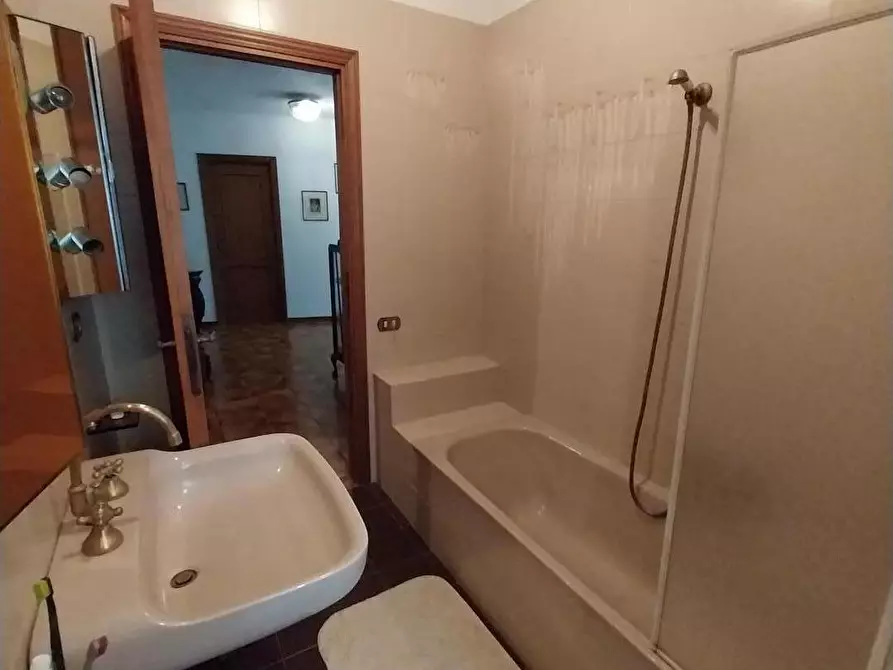 Immagine 28 di Villa in vendita  a Calci