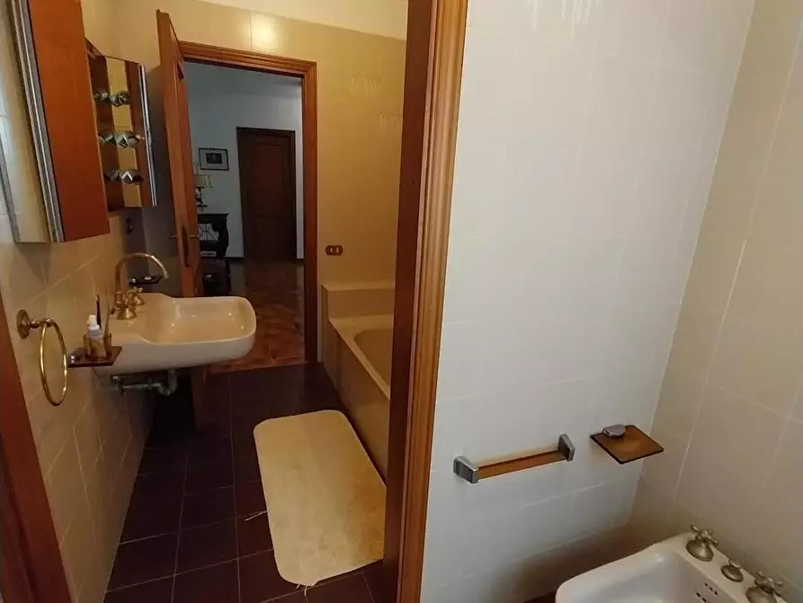 Immagine 27 di Villa in vendita  a Calci