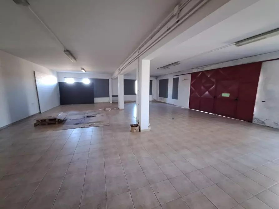 Immagine 12 di Attività artigianale in vendita  a Porcari