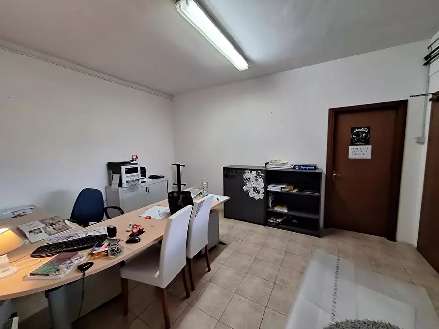 Immagine 11 di Attività artigianale in vendita  a Porcari