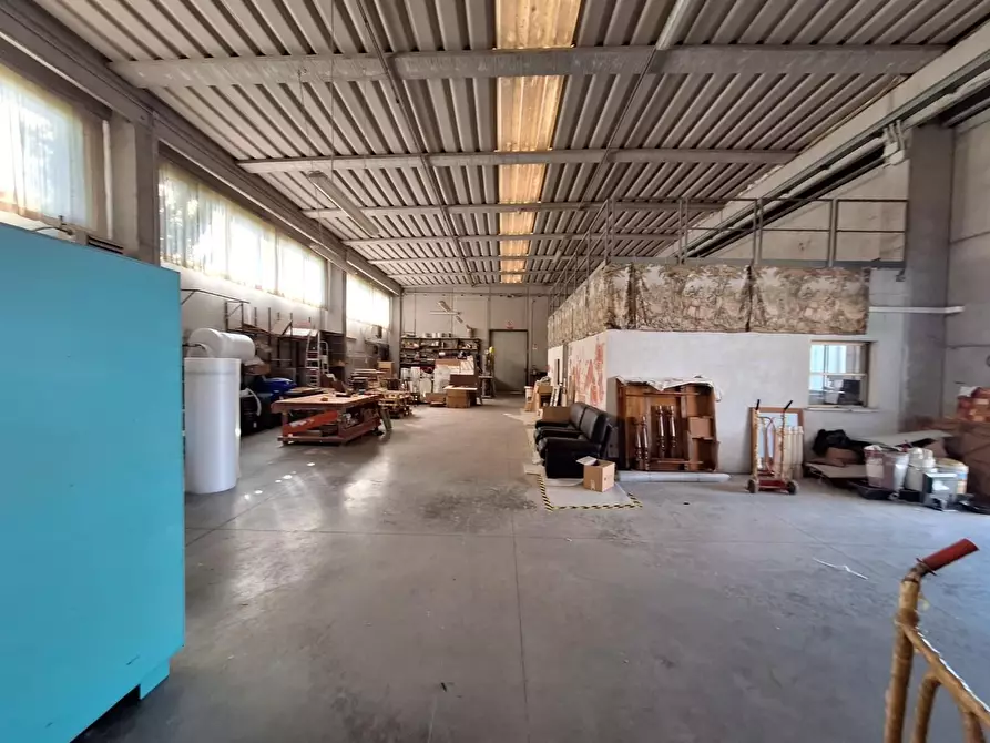 Immagine 21 di Attività artigianale in vendita  a Porcari