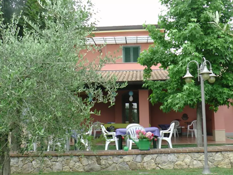 Immagine 24 di Villa in vendita  a Castelnuovo Magra