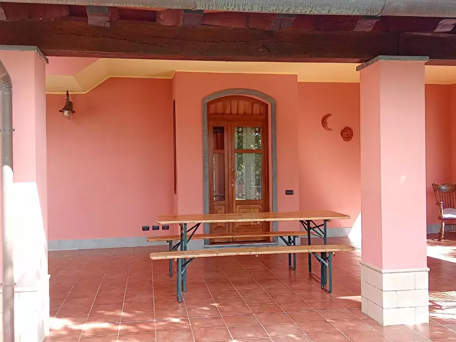 Immagine 2 di Villa in vendita  a Castelnuovo Magra