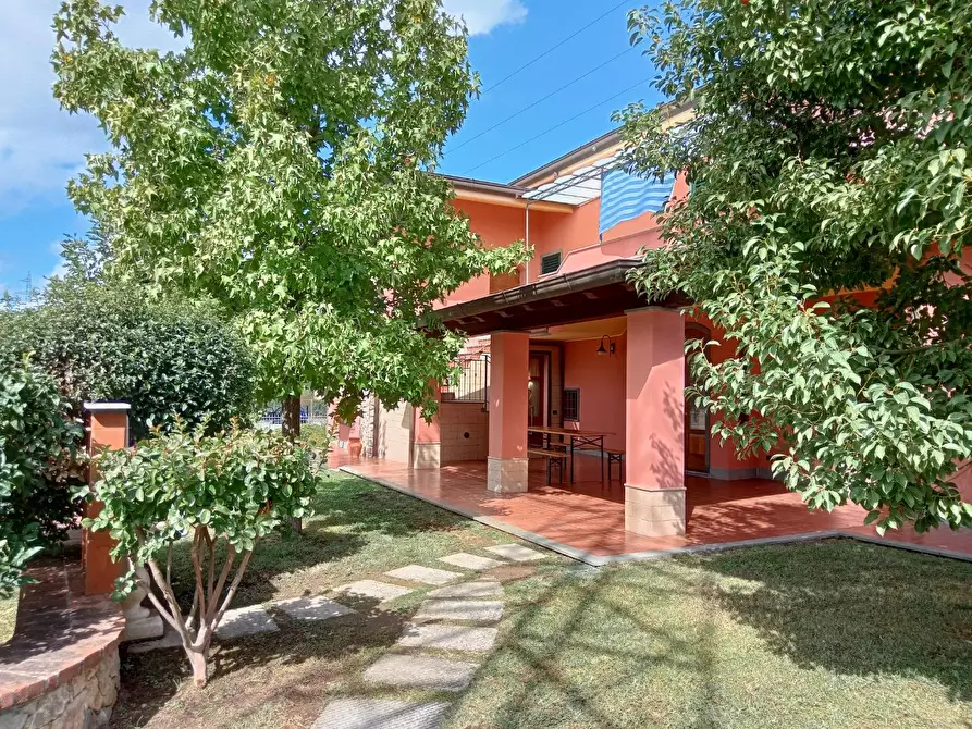 Immagine 7 di Villa in vendita  a Castelnuovo Magra