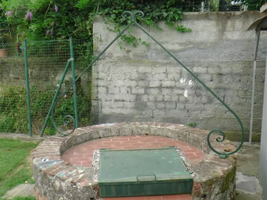 Immagine 28 di Villa in vendita  a Castelnuovo Magra