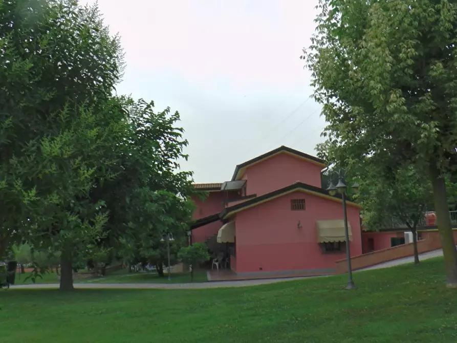 Immagine 27 di Villa in vendita  a Castelnuovo Magra