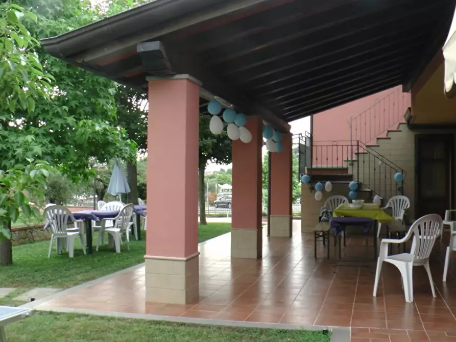 Immagine 21 di Villa in vendita  a Castelnuovo Magra