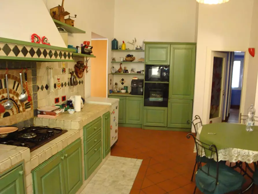 Immagine 14 di Appartamento in vendita  a Lucca