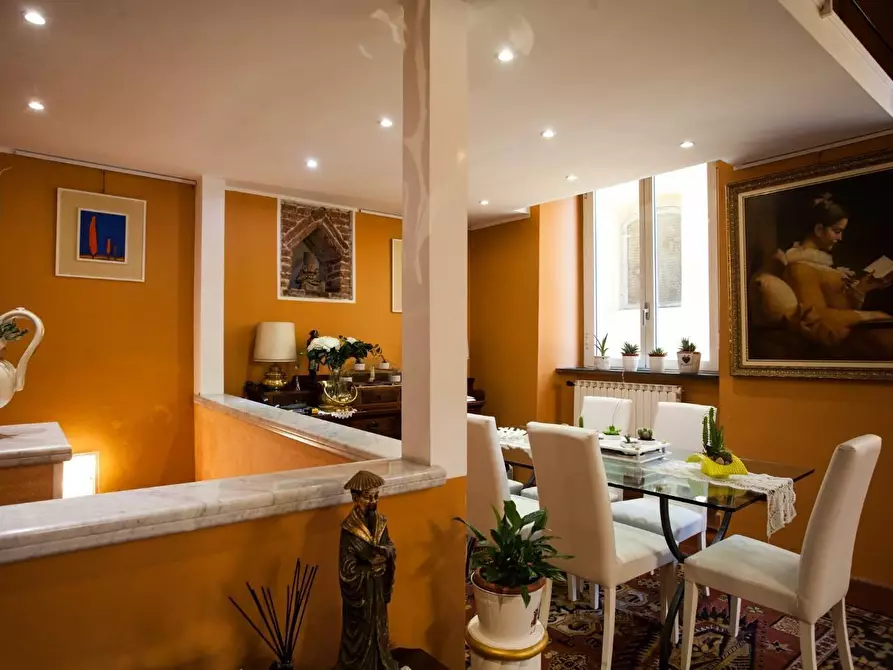 Immagine 6 di Appartamento in vendita  a Lucca