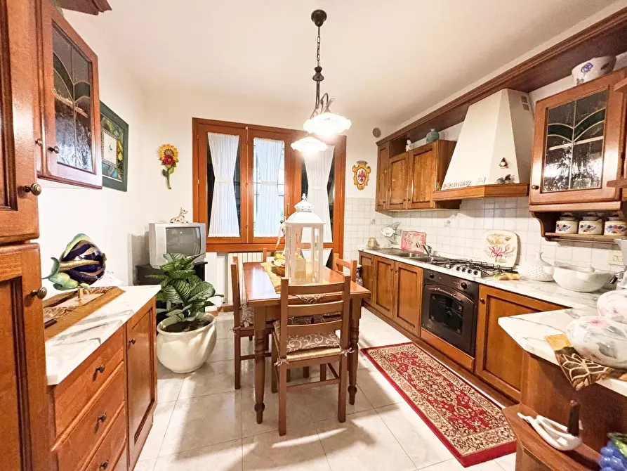 Immagine 2 di Appartamento in vendita  a Empoli