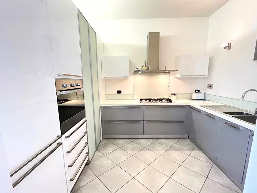 Immagine 15 di Appartamento in vendita  a San Gimignano