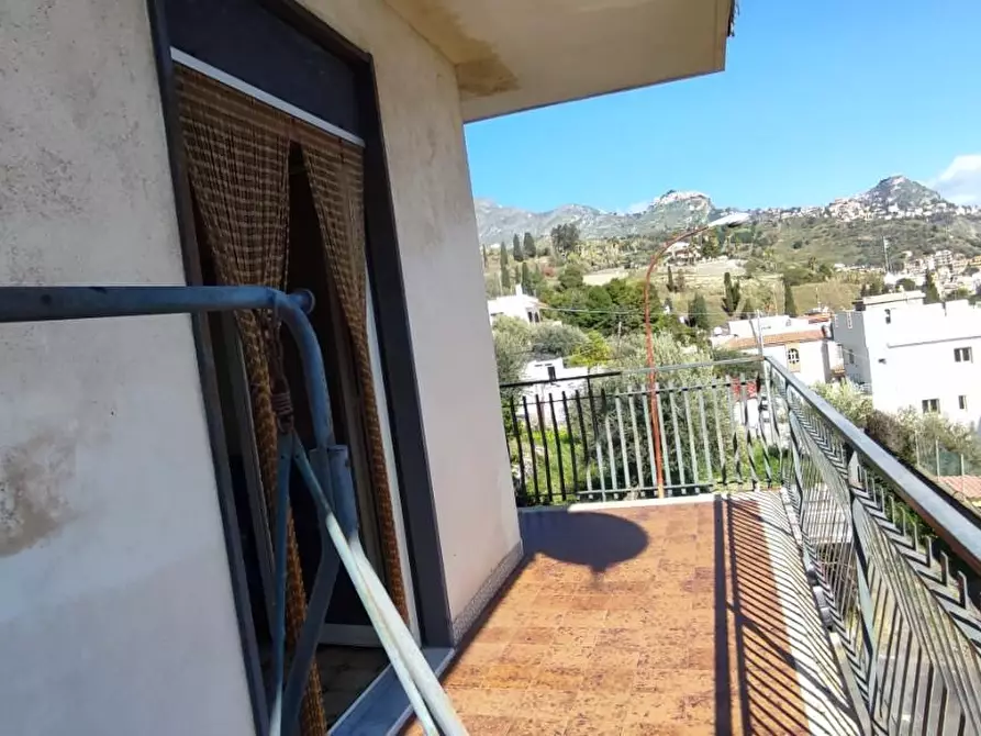 Immagine 23 di Appartamento in vendita  a Giardini-Naxos