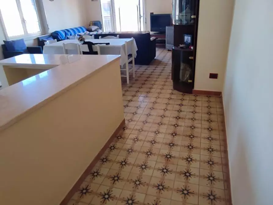 Immagine 9 di Appartamento in vendita  a Giardini-Naxos