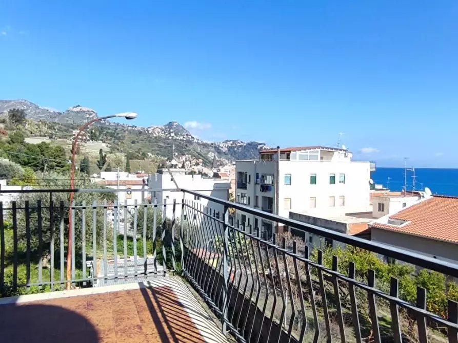 Immagine 18 di Appartamento in vendita  a Giardini-Naxos