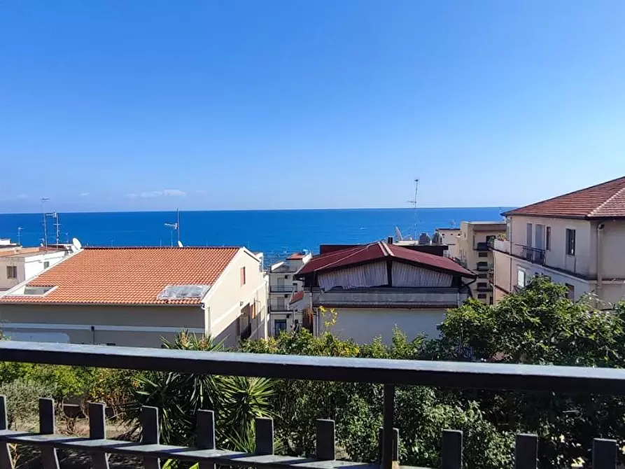 Immagine 17 di Appartamento in vendita  a Giardini-Naxos