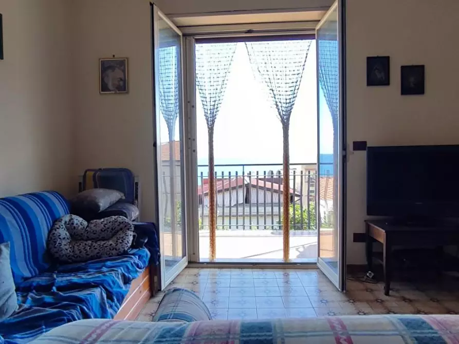 Immagine 15 di Appartamento in vendita  a Giardini-Naxos