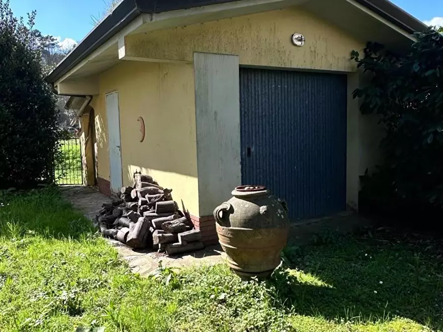 Immagine 6 di Casa bifamiliare in vendita  a Lucca