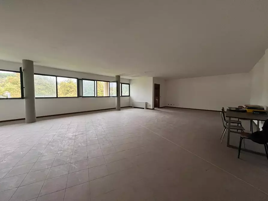 Immagine 1 di Ufficio in vendita  a Capannori