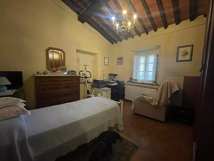 Immagine 7 di Casa semindipendente in vendita  a Lucca