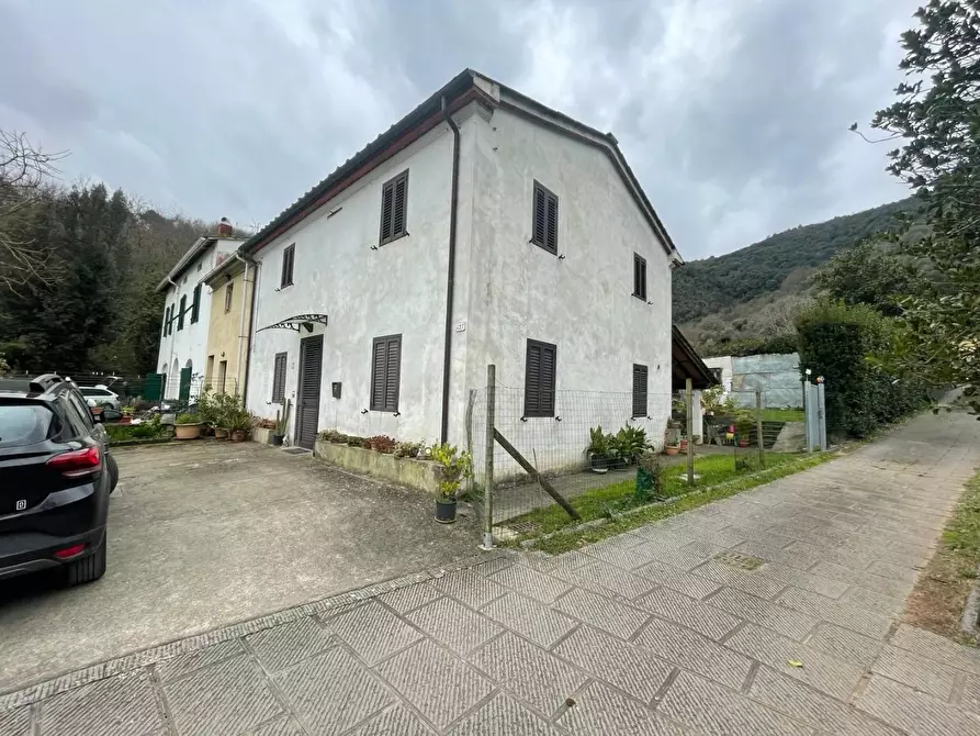 Immagine 24 di Casa semindipendente in vendita  a Lucca