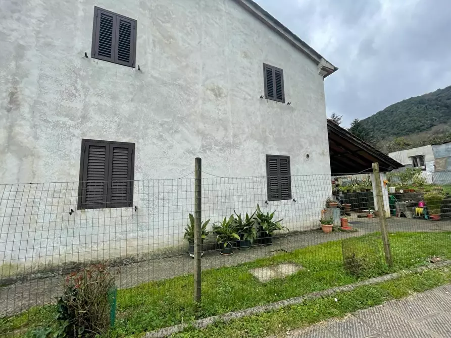 Immagine 14 di Casa semindipendente in vendita  a Lucca