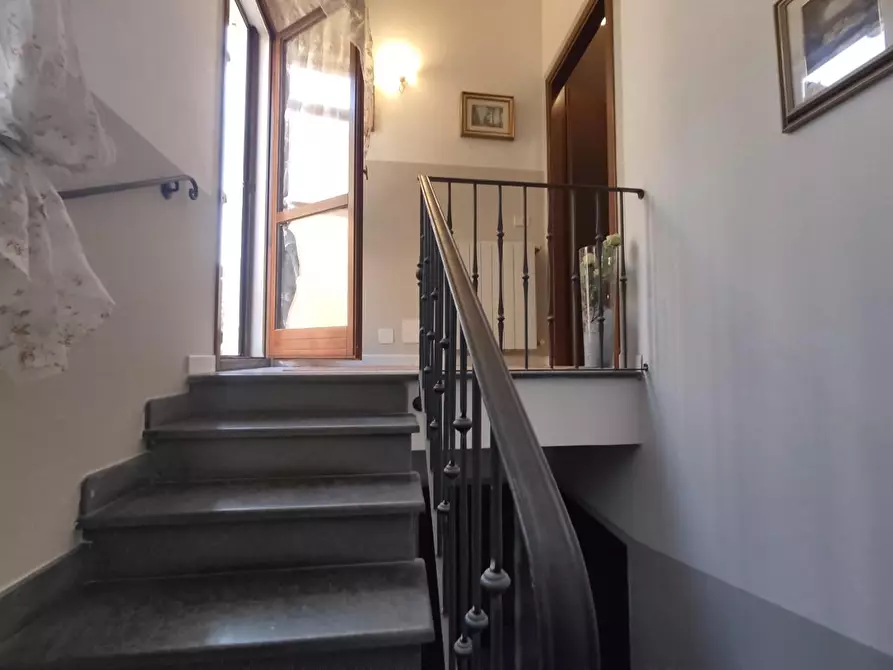 Immagine 12 di Casa bifamiliare in vendita  a Seravezza