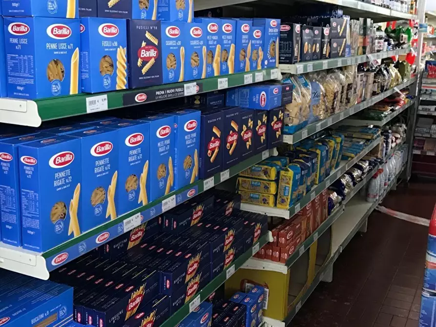 Immagine 10 di Alimentari in vendita  a Carrara