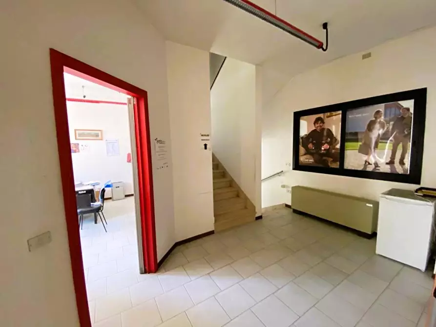 Immagine 9 di Ufficio in affitto  a San Miniato