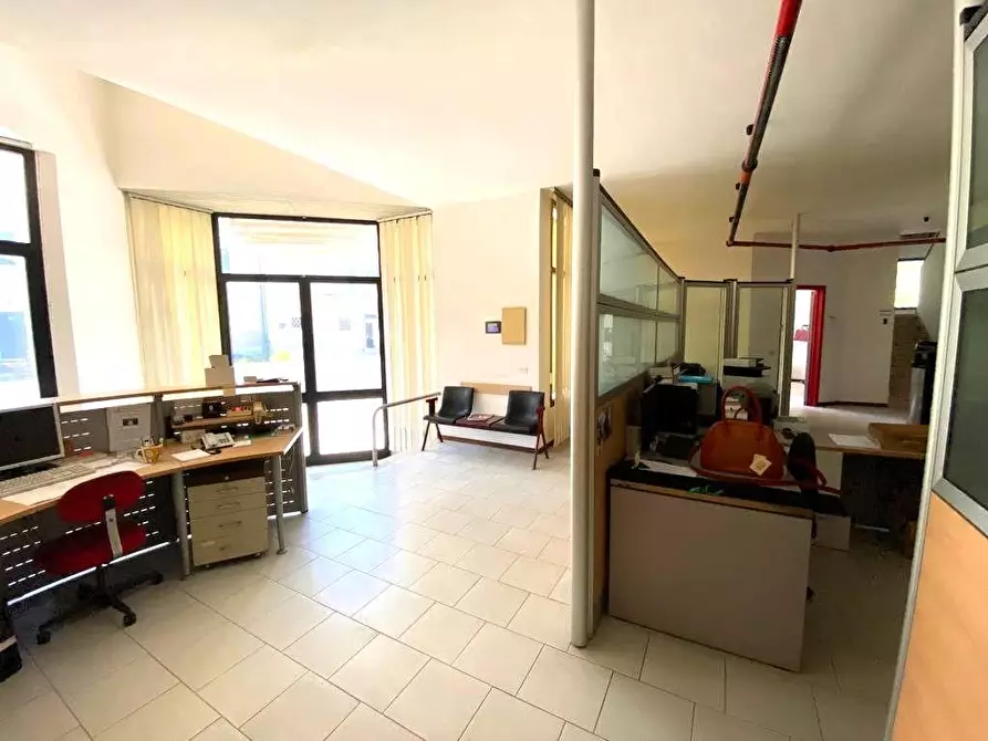 Immagine 1 di Ufficio in affitto  a San Miniato