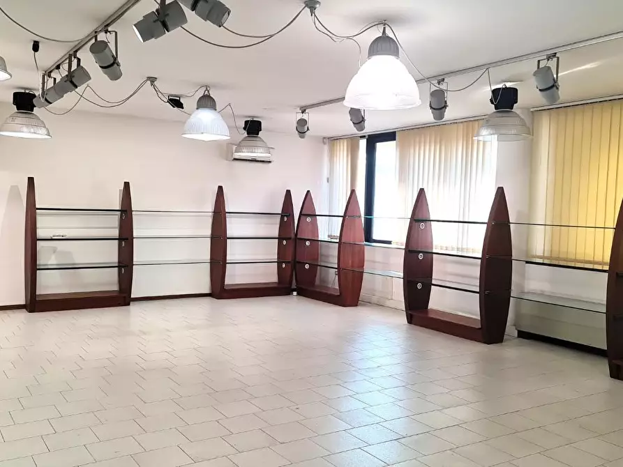 Immagine 7 di Ufficio in affitto  a San Miniato