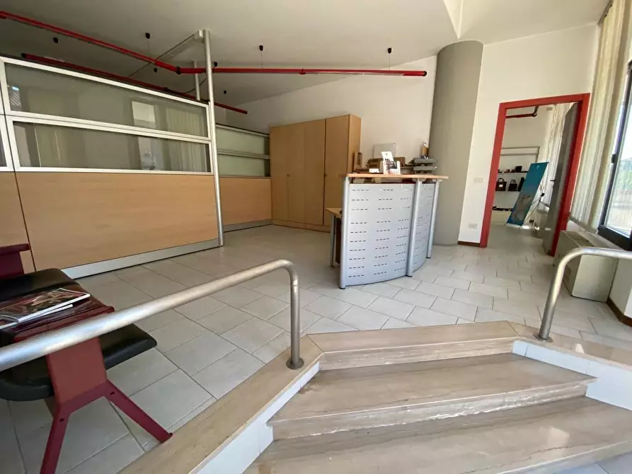 Immagine 2 di Ufficio in affitto  a San Miniato