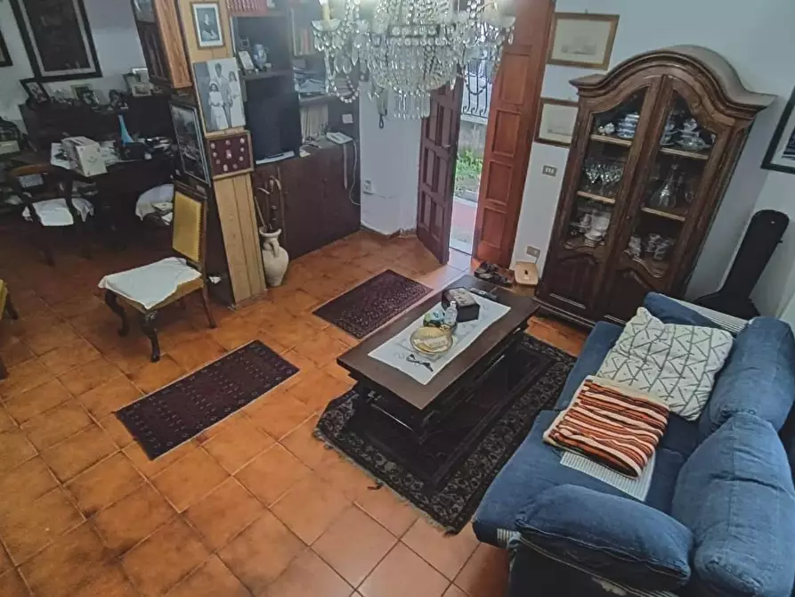 Immagine 2 di Casa bifamiliare in vendita  a Carrara