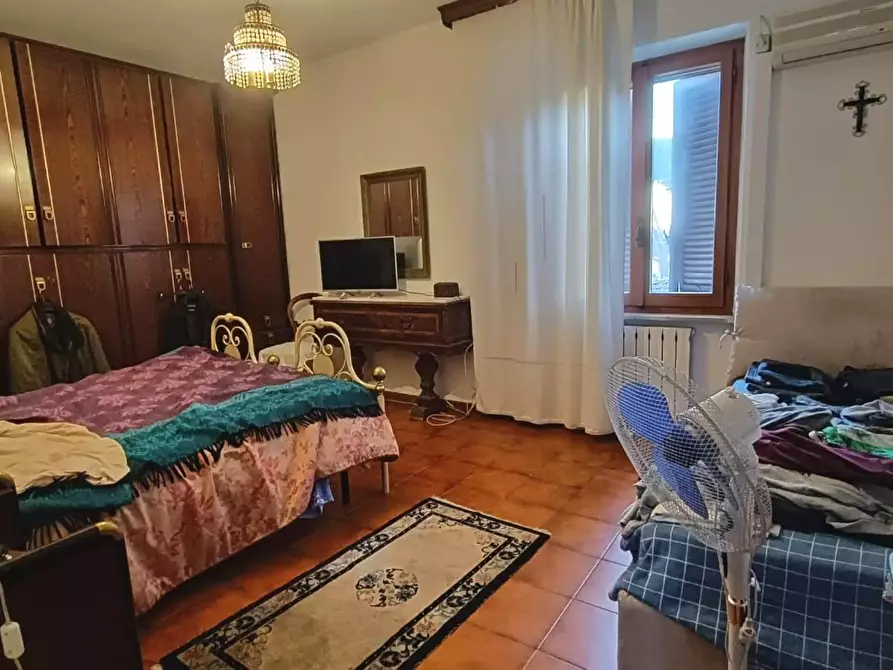 Immagine 9 di Casa bifamiliare in vendita  a Carrara