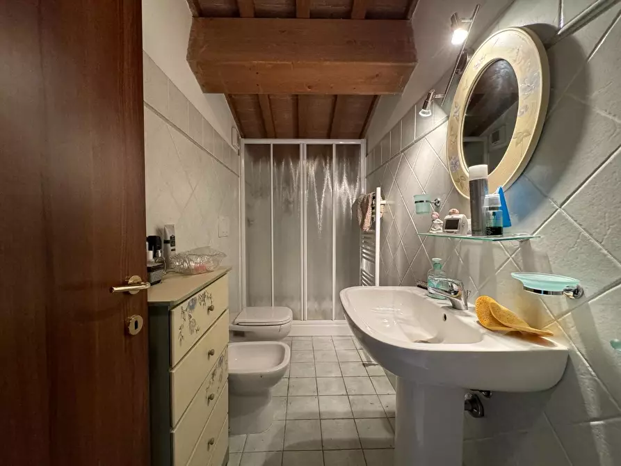 Immagine 10 di Appartamento in vendita  a Cascina