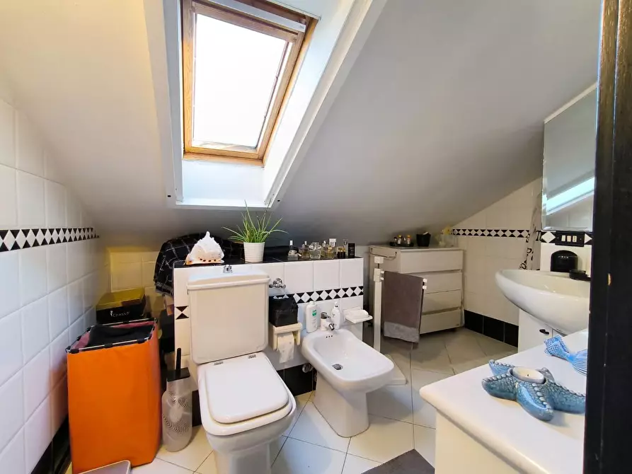 Immagine 15 di Casa bifamiliare in vendita  a Carrara