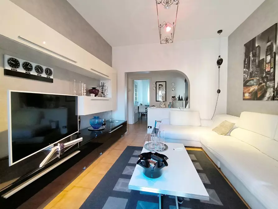 Immagine 2 di Casa bifamiliare in vendita  a Carrara