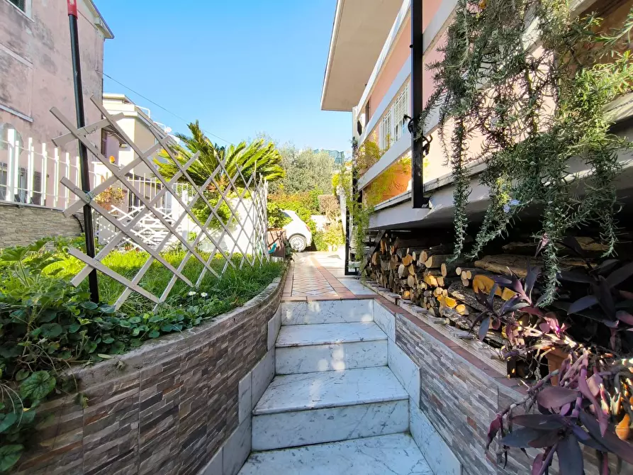 Immagine 25 di Casa bifamiliare in vendita  a Carrara