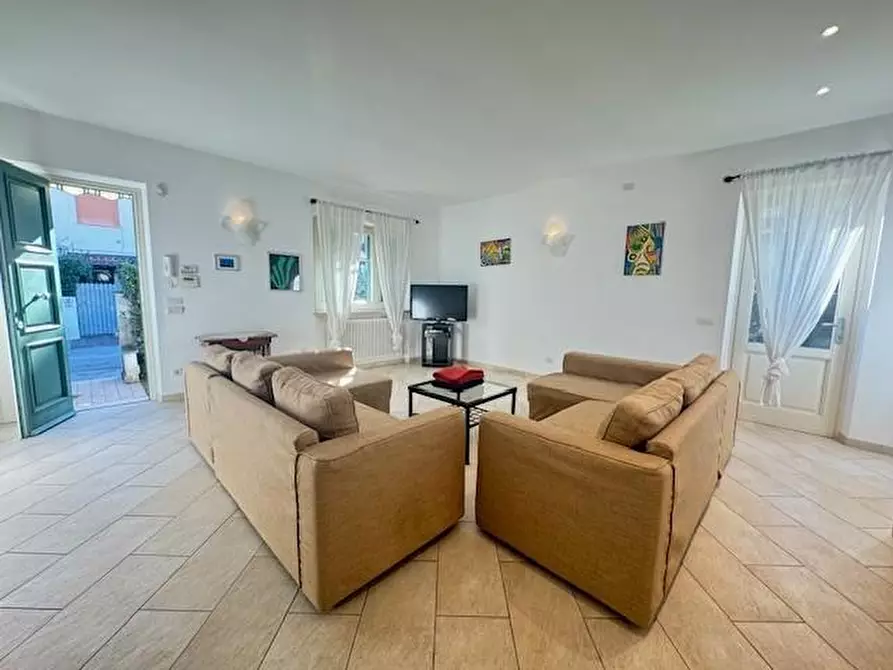 Immagine 10 di Casa bifamiliare in vendita  a Forte Dei Marmi