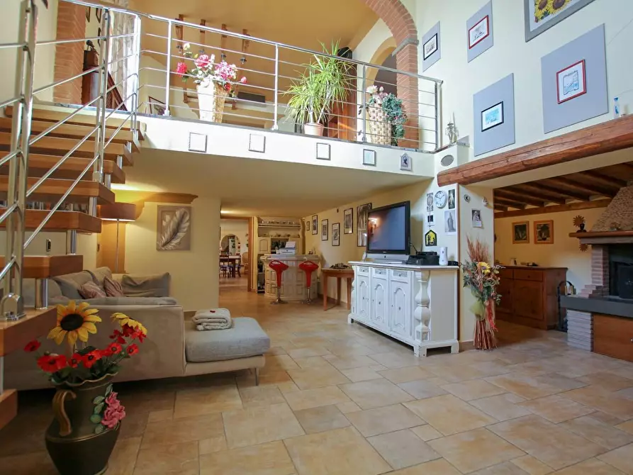 Immagine 9 di Casa colonica in vendita  a Cerreto Guidi