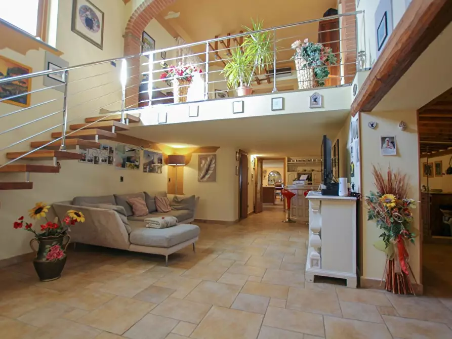 Immagine 11 di Casa colonica in vendita  a Cerreto Guidi