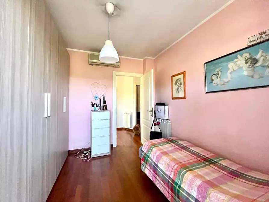 Immagine 14 di Villa in vendita  a Massa