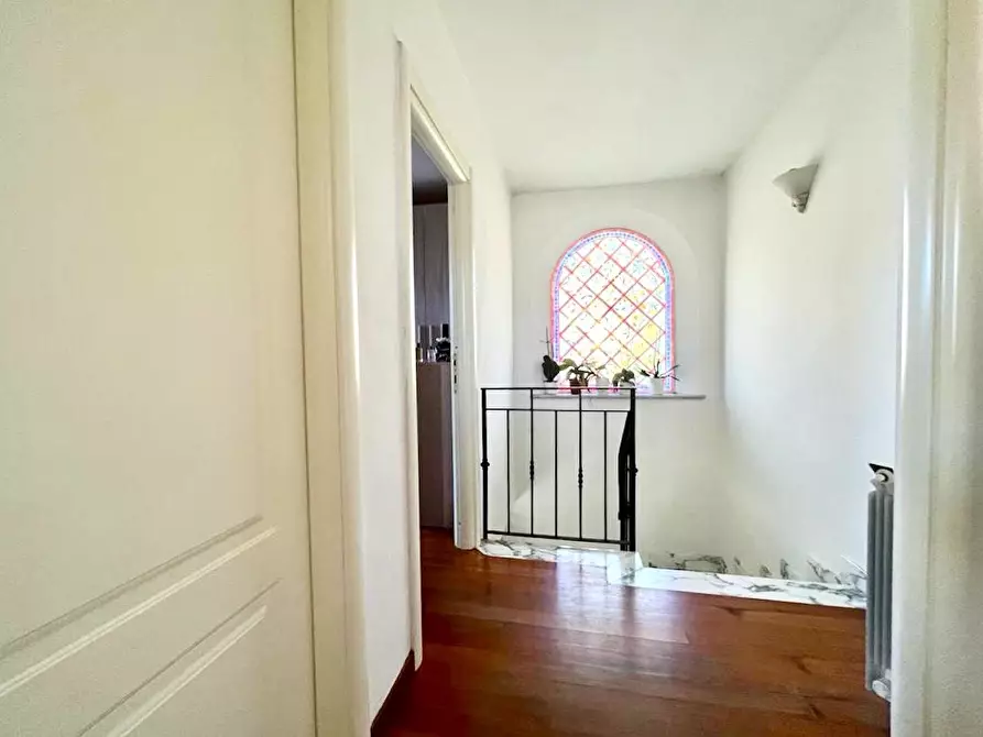 Immagine 16 di Villa in vendita  a Massa